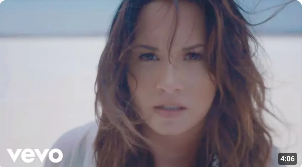 Demi_Lovato_Chanteuse_Americaine_Pop_Skyscraper